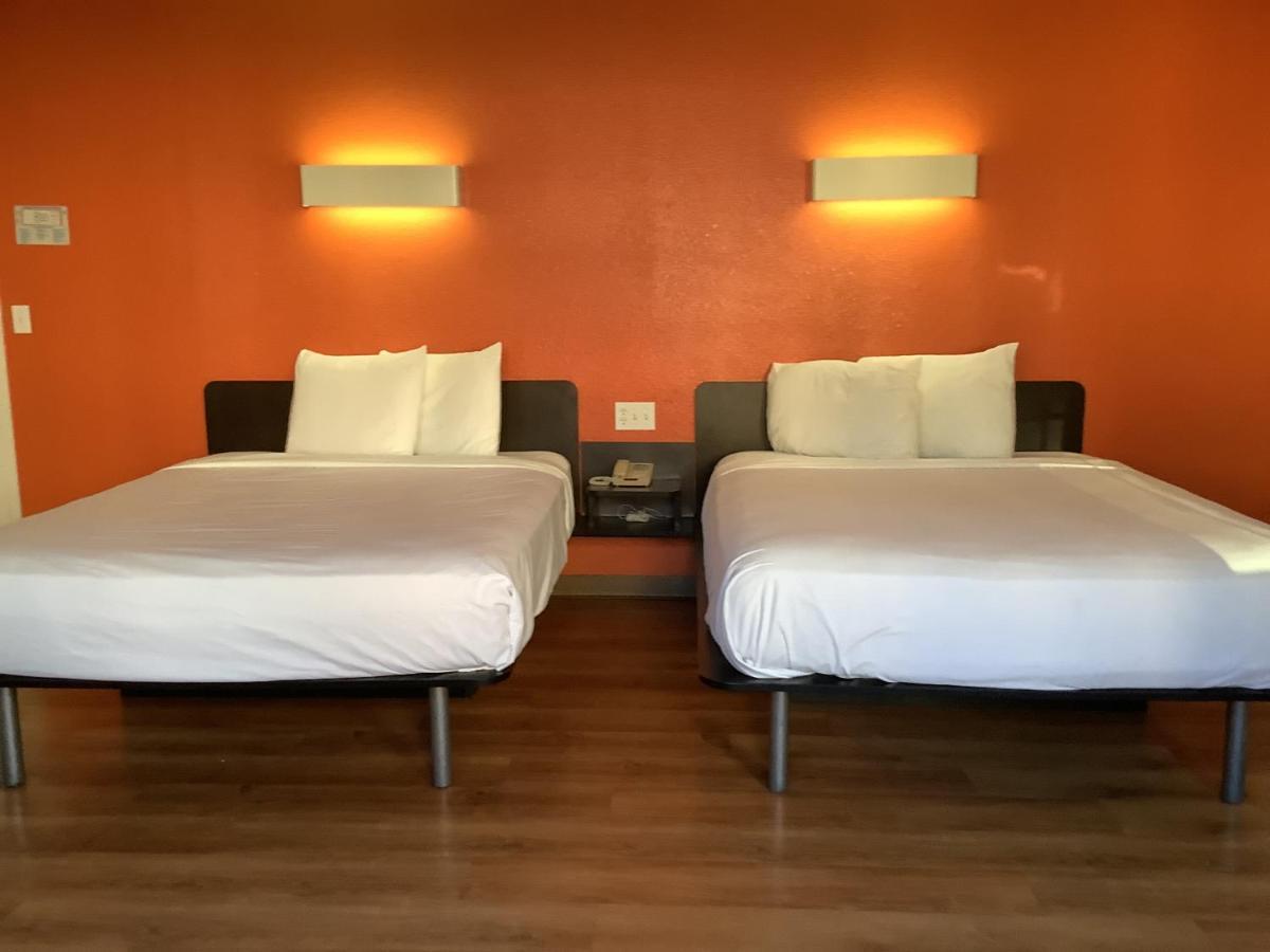 Carlsbad Village Inn מראה חיצוני תמונה
