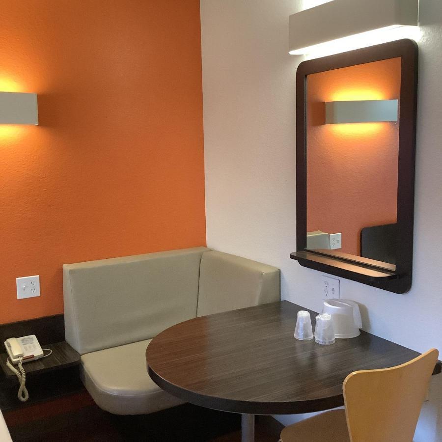 Carlsbad Village Inn מראה חיצוני תמונה