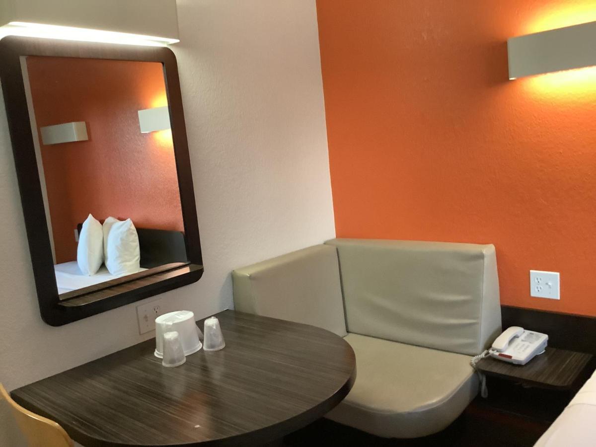 Carlsbad Village Inn מראה חיצוני תמונה